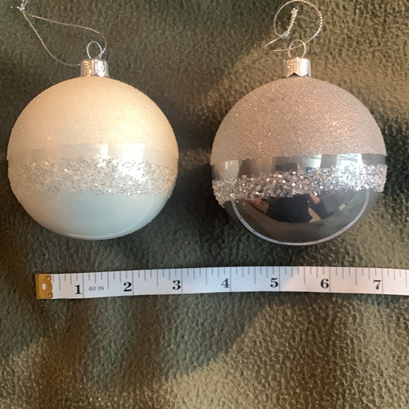 Gorgeous handcrafted European 3” glass ornaments. 2 white, 2 silver w/ glitter - Picture 4 of 6